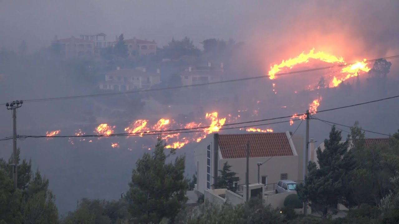 Grèce: un feu au nord d'Athènes conduit à l'évacuation de plusieurs villages | AFP