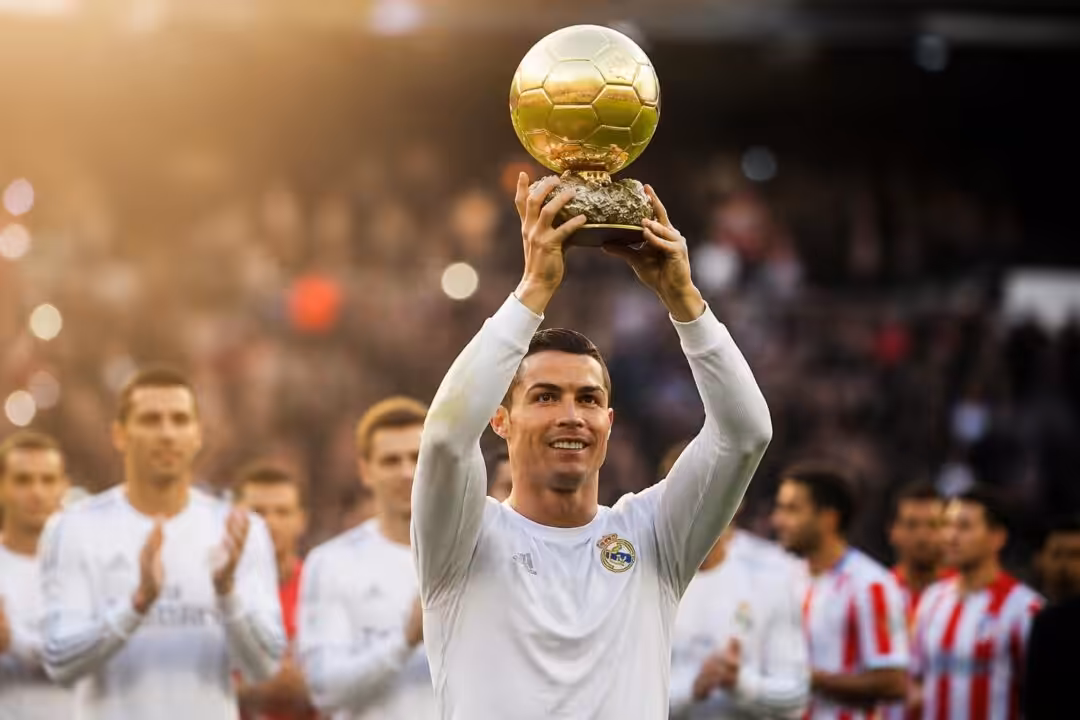 découvrez qui a remporté le ballon d'or 2013, la prestigieuse récompense du meilleur joueur de football de l'année.