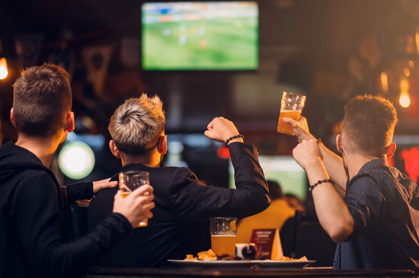 Un nouveau bar où l&rsquo;on peut faire du sport, boire un verre et même se faire tailler la barbe