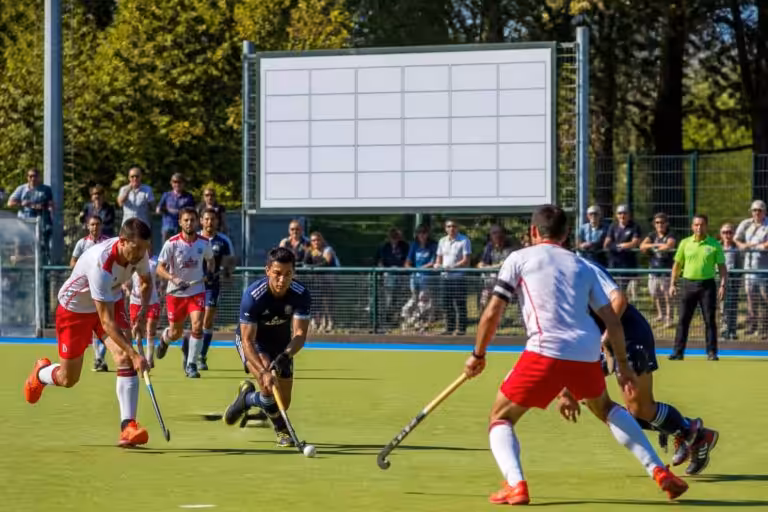 consultez le calendrier complet et les résultats des compétitions de hockey sur gazon pour suivre toutes les rencontres et événements majeurs de la saison.