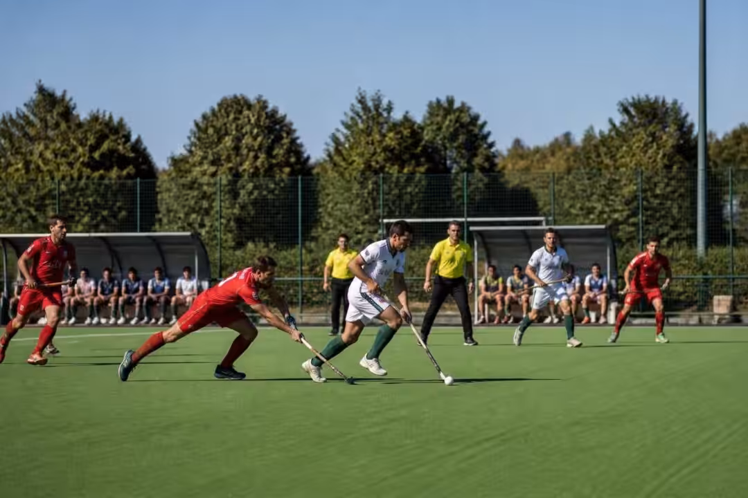 découvrez les documentations officielles sur le jeu au hockey sur gazon, incluant règles, stratégies et réglementations essentielles pour joueurs et passionnés.